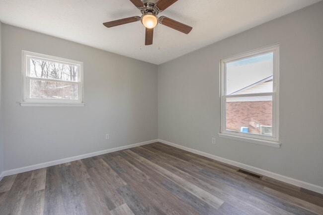 Building Photo - 140 Levy Rd