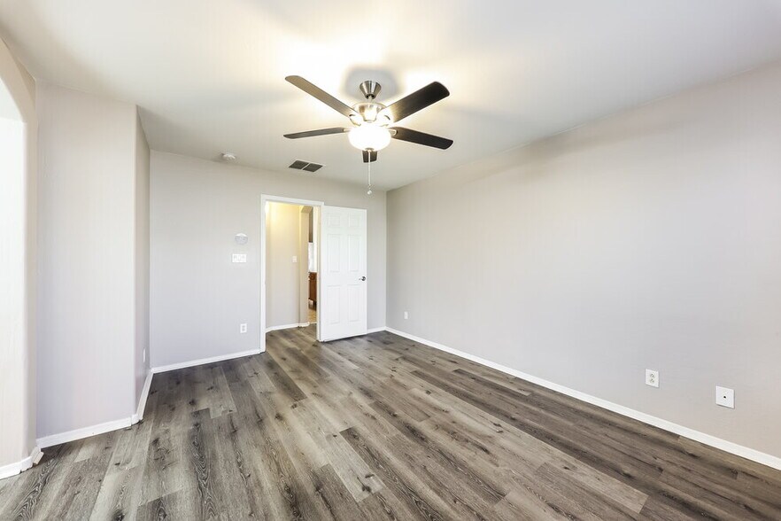 Building Photo - 13286 W Acapulco Ln