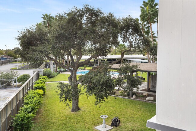 Building Photo - 4600 Ocean Dr