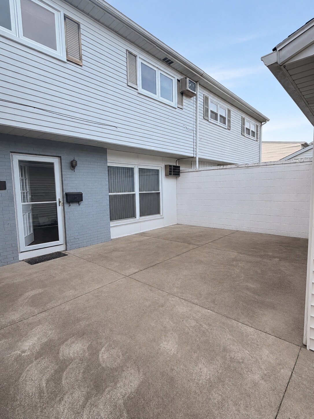 Building Photo - 85 Covington Pl