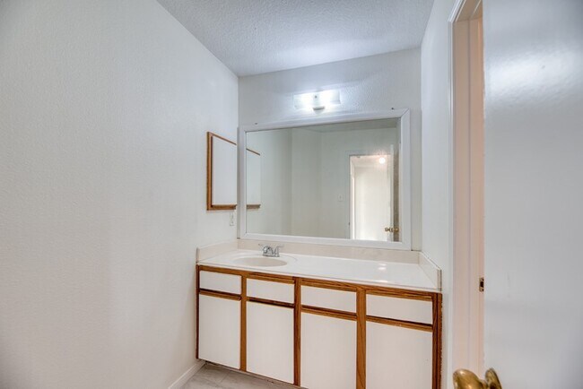 Building Photo - 7210 Fox Hall Ln