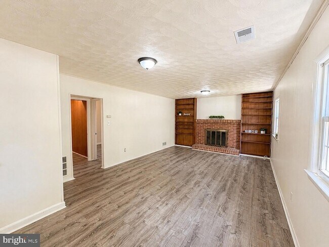 Building Photo - 13208 Hathaway Dr