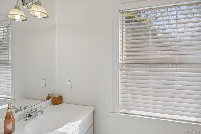 Building Photo - 126 Malloy Dr