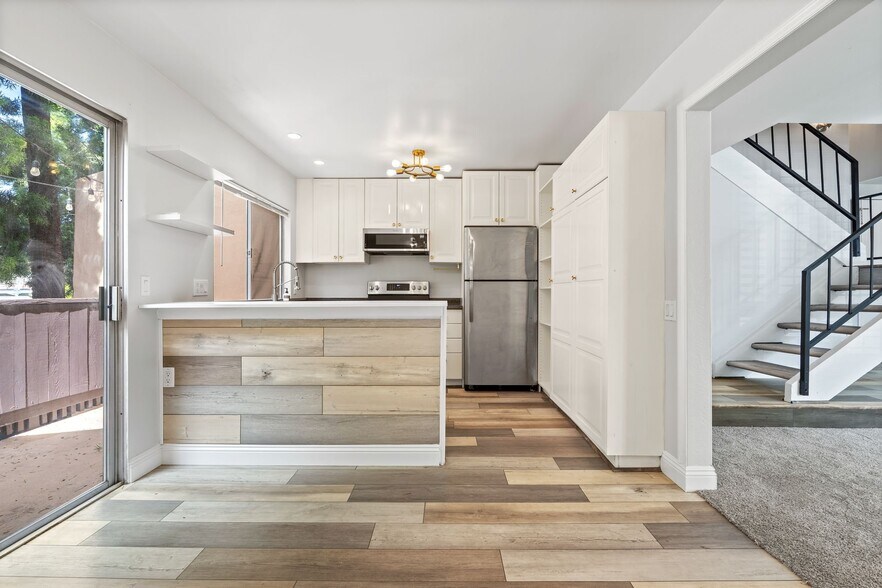 Building Photo - 7930 Mission Center Ct