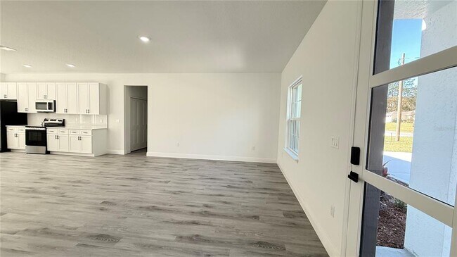 Building Photo - 2332 W Newhope Ln