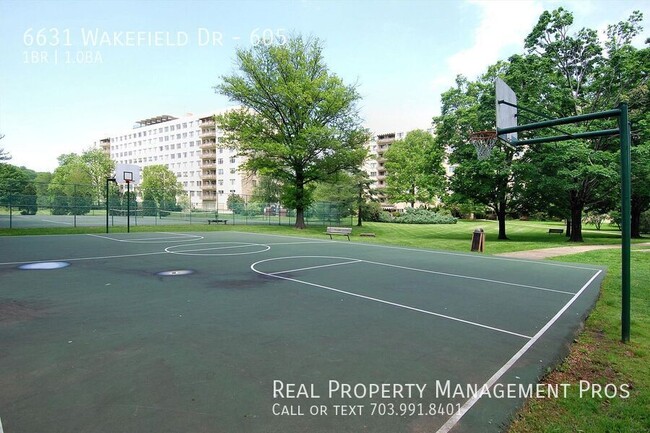 Building Photo - 6631 Wakefield Dr