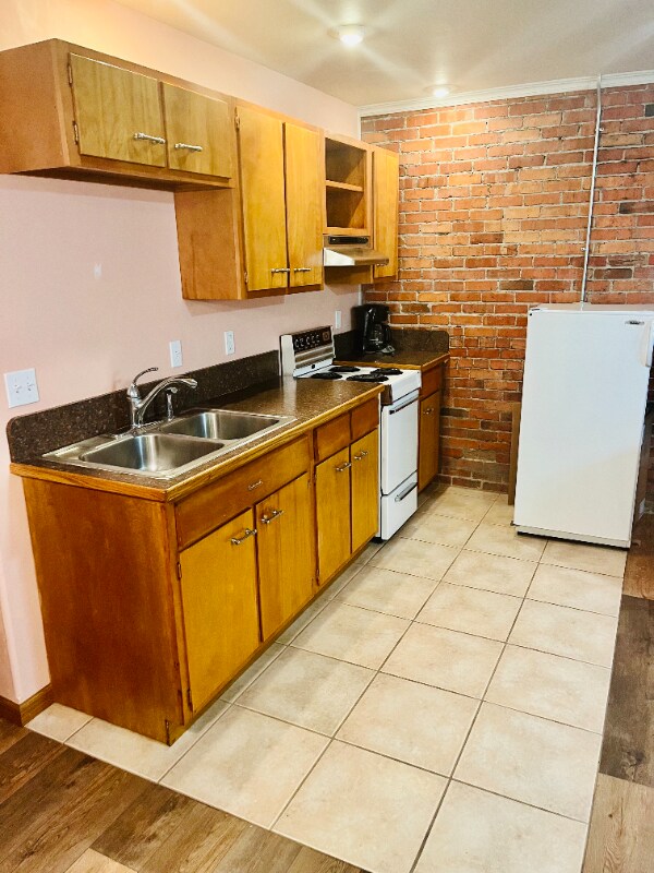 Building Photo - 124 S 2nd St