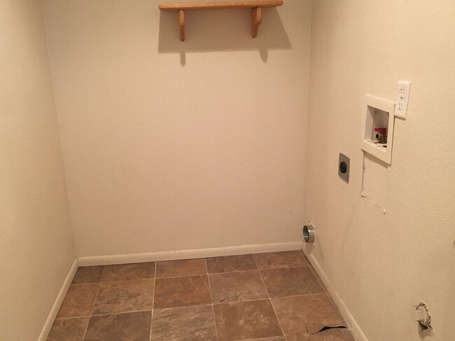 Building Photo - Charming Ranch Style 3 Bedroom Home Located in Security Widefield