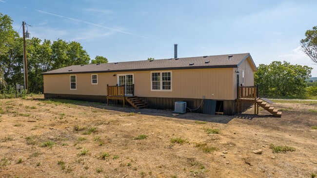 Building Photo - Spacious Mobile Home