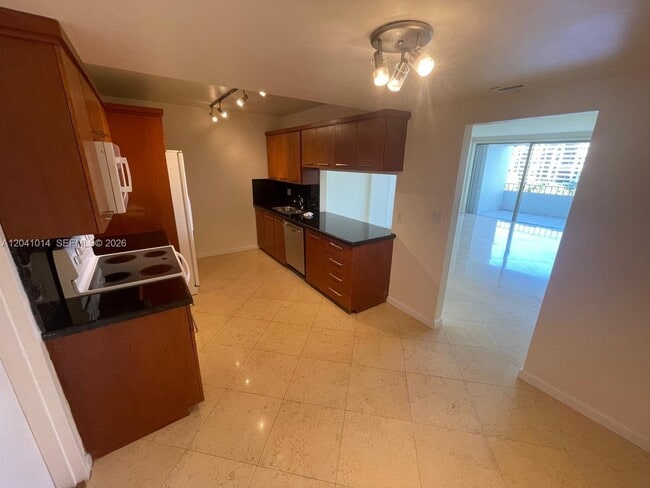 Building Photo - 155 Ocean Ln Dr