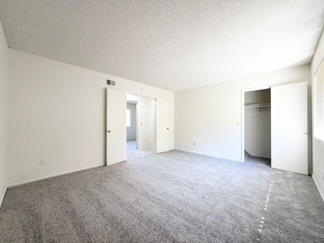 Building Photo - 2140 Via Camino Verde