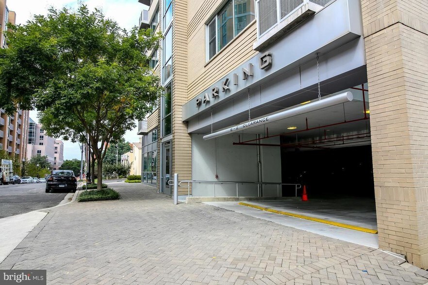 Building Photo - 3409 Wilson Blvd
