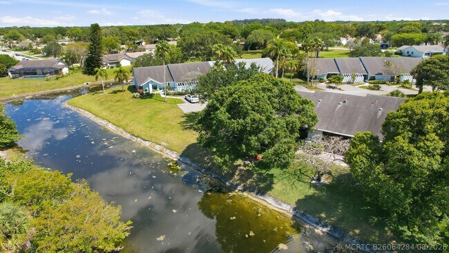 Building Photo - 10775 Waterberry Dr