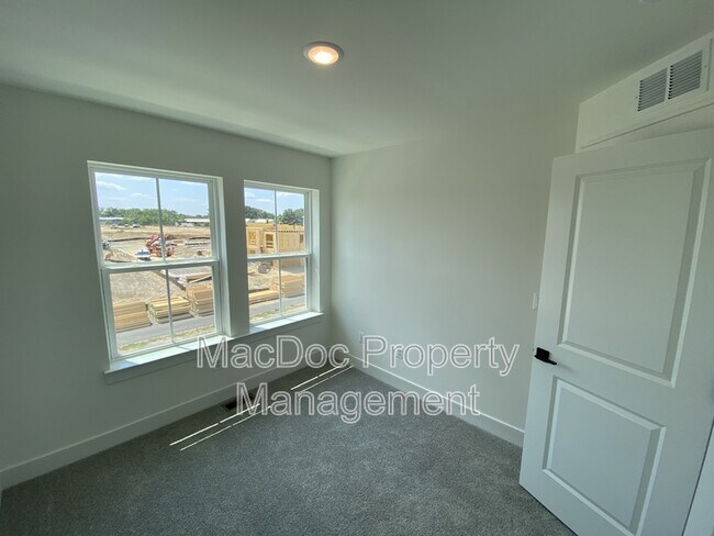 Building Photo - 4815 Jackson Vlg Pkwy