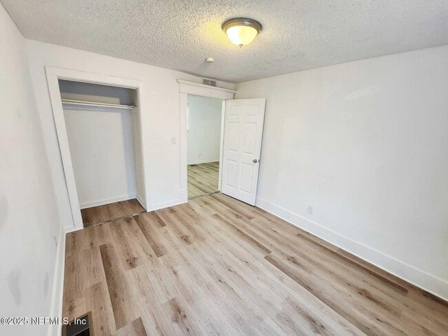 Building Photo - 2184 W 45th St