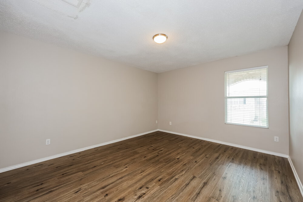 Building Photo - 944 Dunkirk Ln