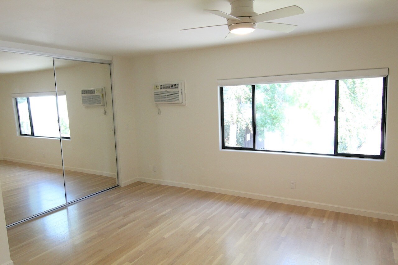 Building Photo - 6345 Primrose Ave