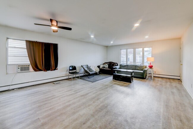 Primary Photo - 708 Garfield Ave