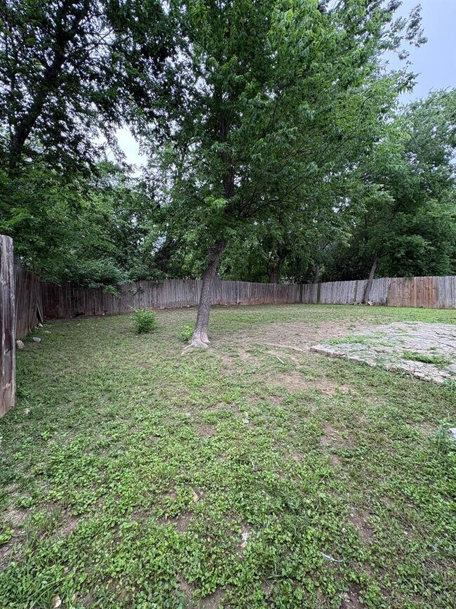 Building Photo - 5105 Pepper Ln