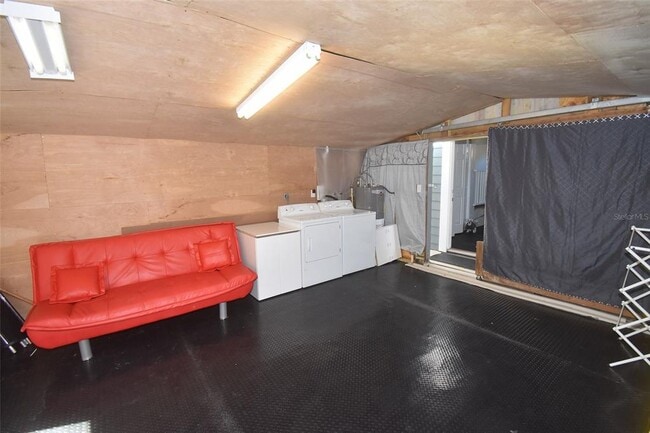 Building Photo - 2450 Hawthorne St