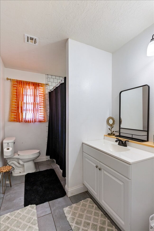 Building Photo - 3308 NW Atlanta Ave