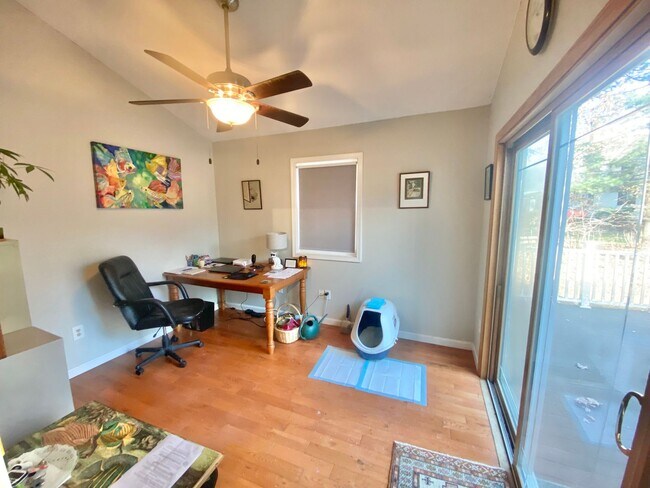 Building Photo - 56 Morellen Ln