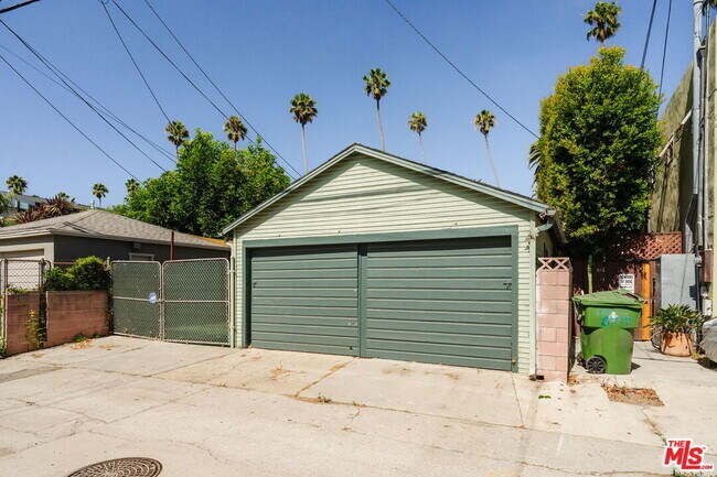 Building Photo - 840 Milwood Ave