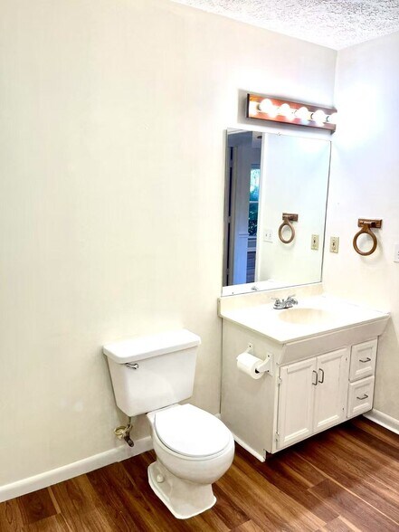 Building Photo - 1723 Todd Dr