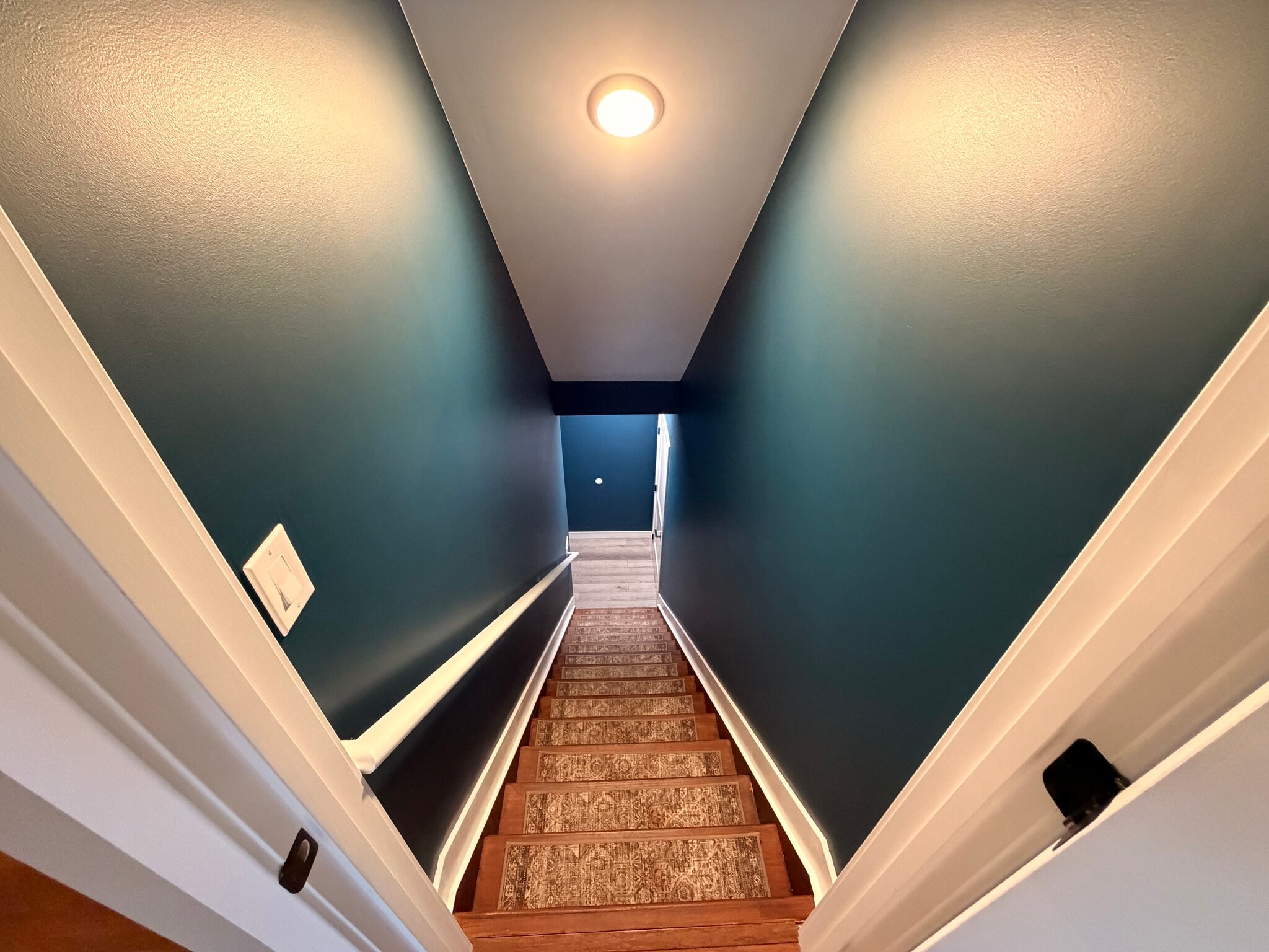 Building Photo - 746 Golden Spring Dr