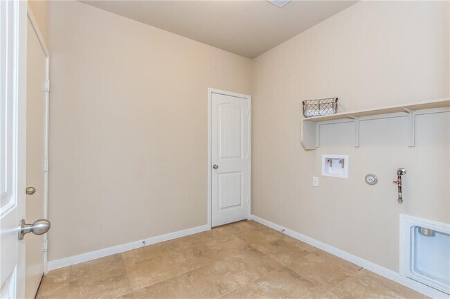 Building Photo - 2432 Lyla Ln