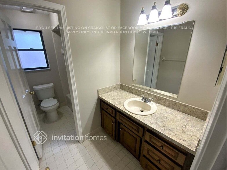 Building Photo - 920 Ridgeway Ct