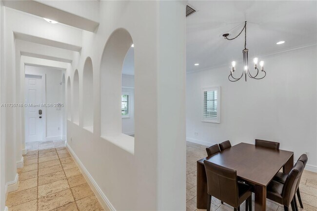 Building Photo - 10155 SW 75th Pl