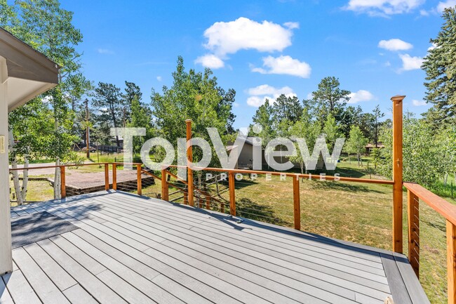 Building Photo - 2205 Valley View Dr