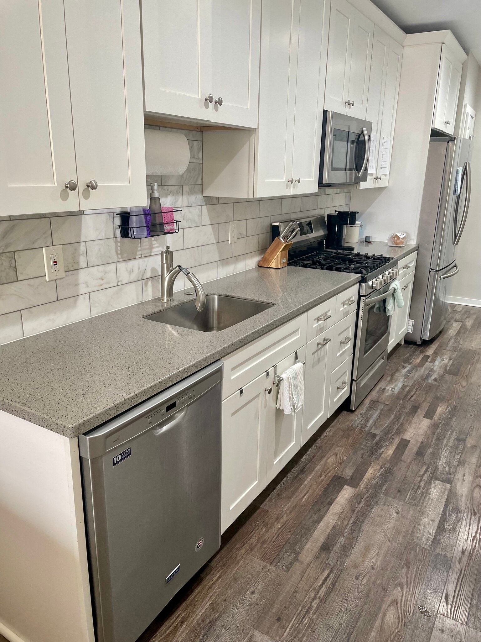 Building Photo - 4799 1/2 Silverwood St