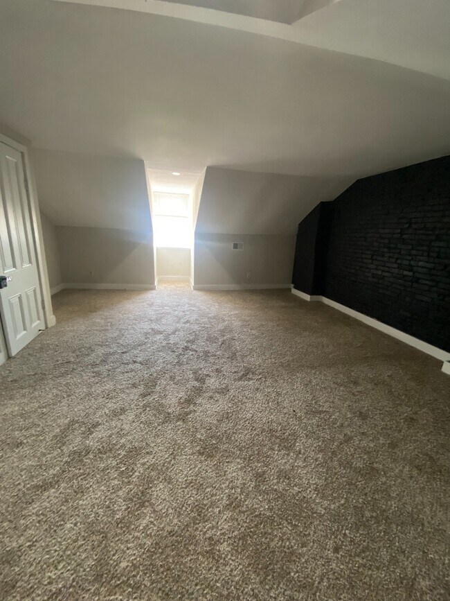 Building Photo - 917a Geyer
