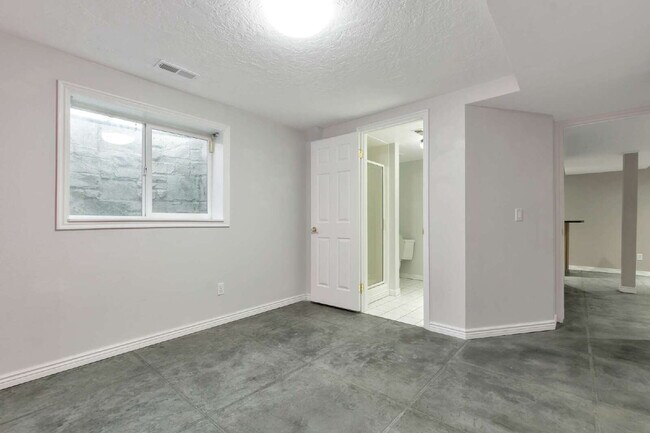 Building Photo - Charming 3-Bedroom Taylorsville Home with 3.5 Baths and Spacious Living