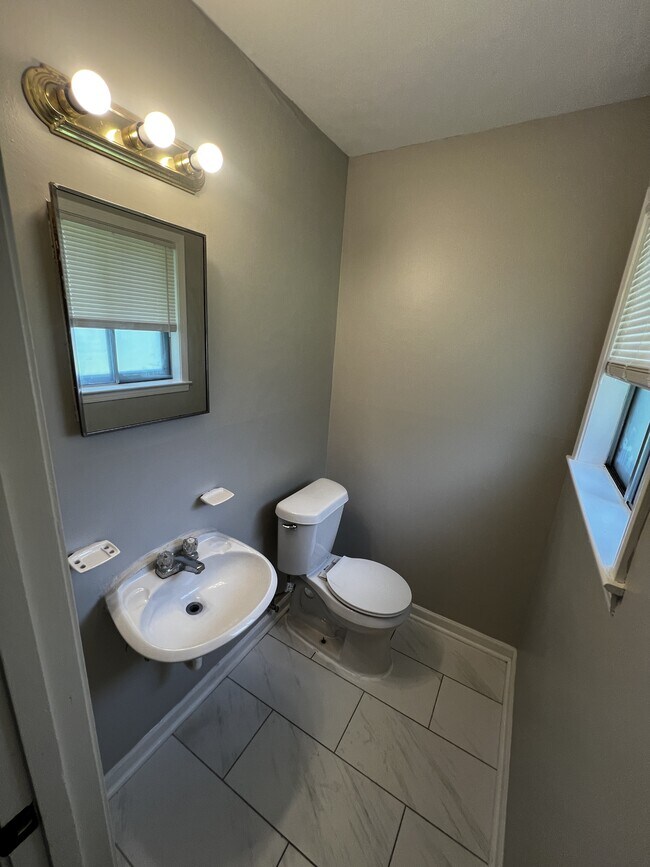 Building Photo - 3424 Gladstone Cove