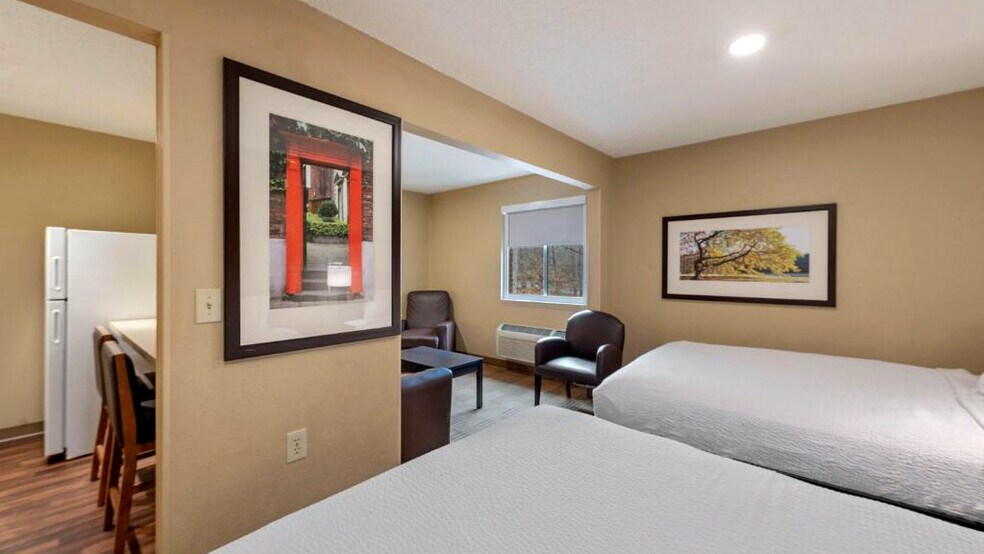 Building Photo - 5830 Westpark Dr