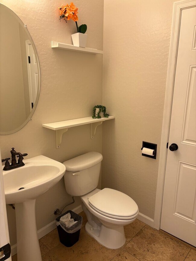 Building Photo - Unfurnished 1-Year Long-Term Rental **$1,0...