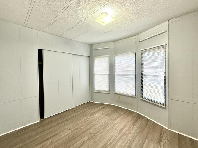 Building Photo - 965 Weems Chapel Rd