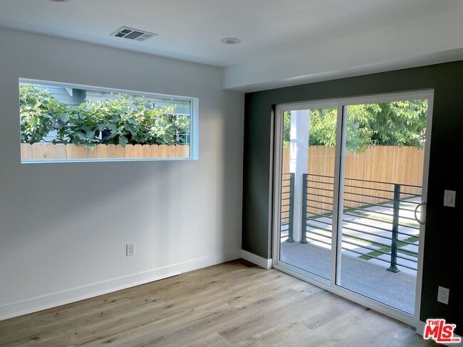 Building Photo - 1552 Winona Blvd