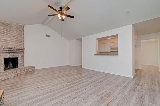 Building Photo - 5503 Lynngate Dr