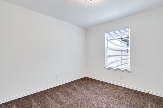 Building Photo - 614 Eucharis