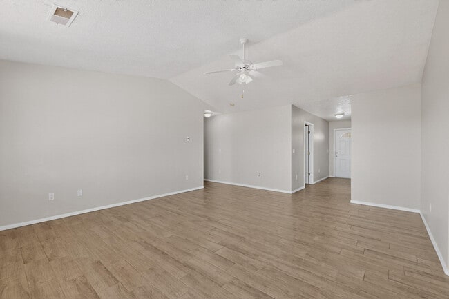 Building Photo - 16 Sheba Pl