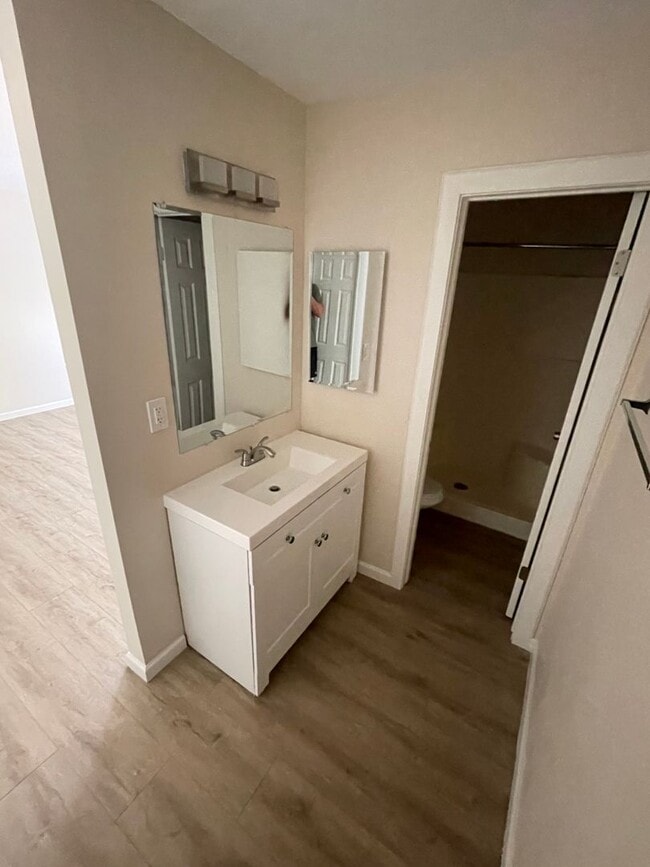Building Photo - Fully Remodeled 3 Bedroom 2 Bathroom Town-...