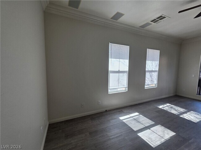 Building Photo - 9338 Wilderness Glen Ave