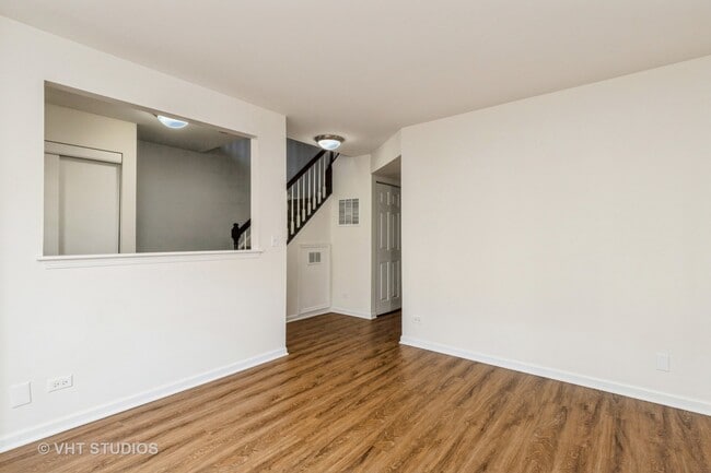Building Photo - 255 W Treehouse Ln