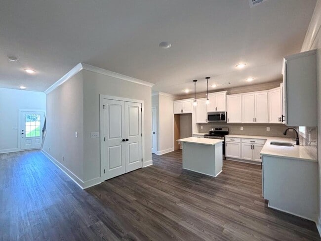 Building Photo - 4420 Whitetail Path Cove