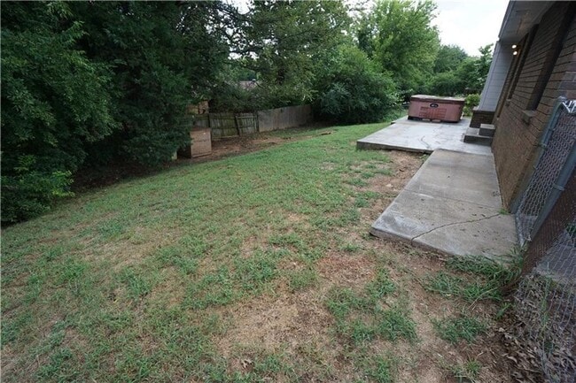 Building Photo - 4 Bedroom House, Gas Heat and Hot Water, N...