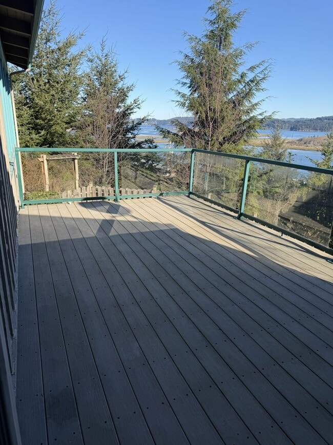 Building Photo - 1150 N 5th St